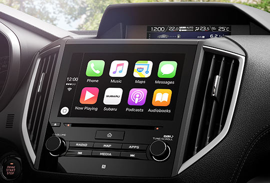 Apple CarPlay<sup>*2</sup> a Android Auto™<sup>*3</sup>
