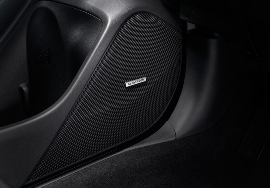 Prémiový audiosystém s reproduktory Harman/Kardon<sup>*1</sup>